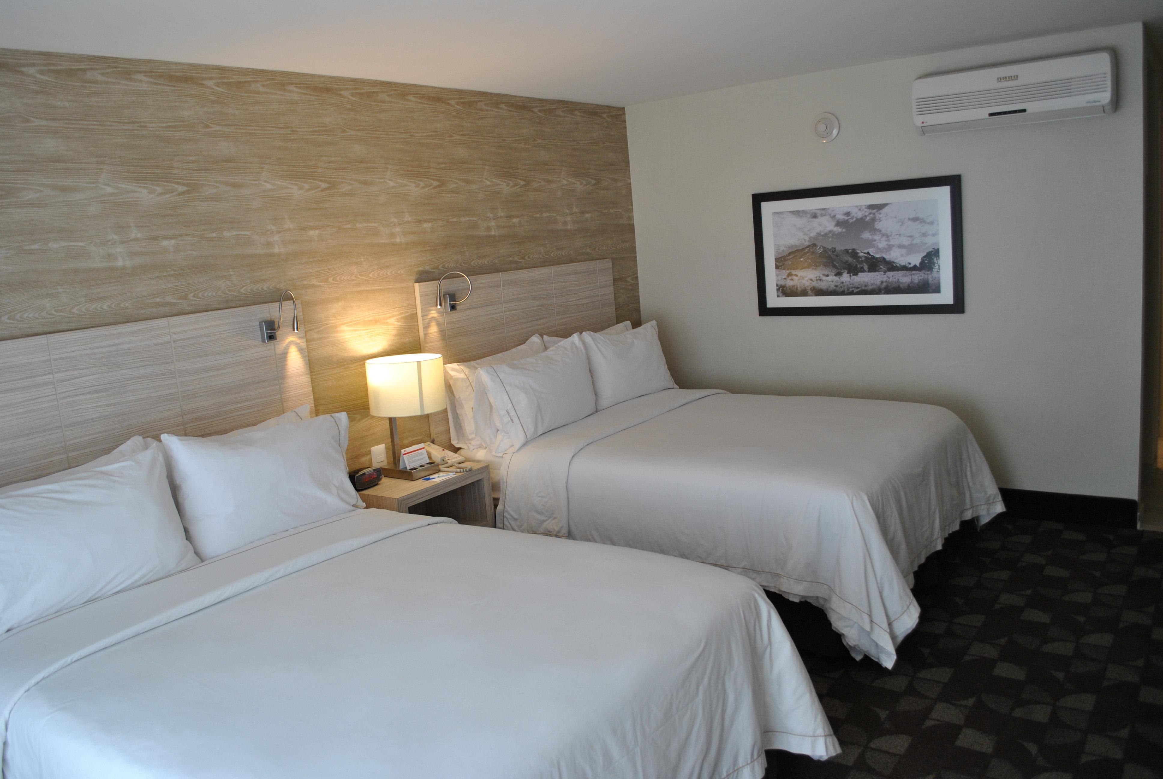 Holiday Inn Express Toluca By Ihg Exterior photo