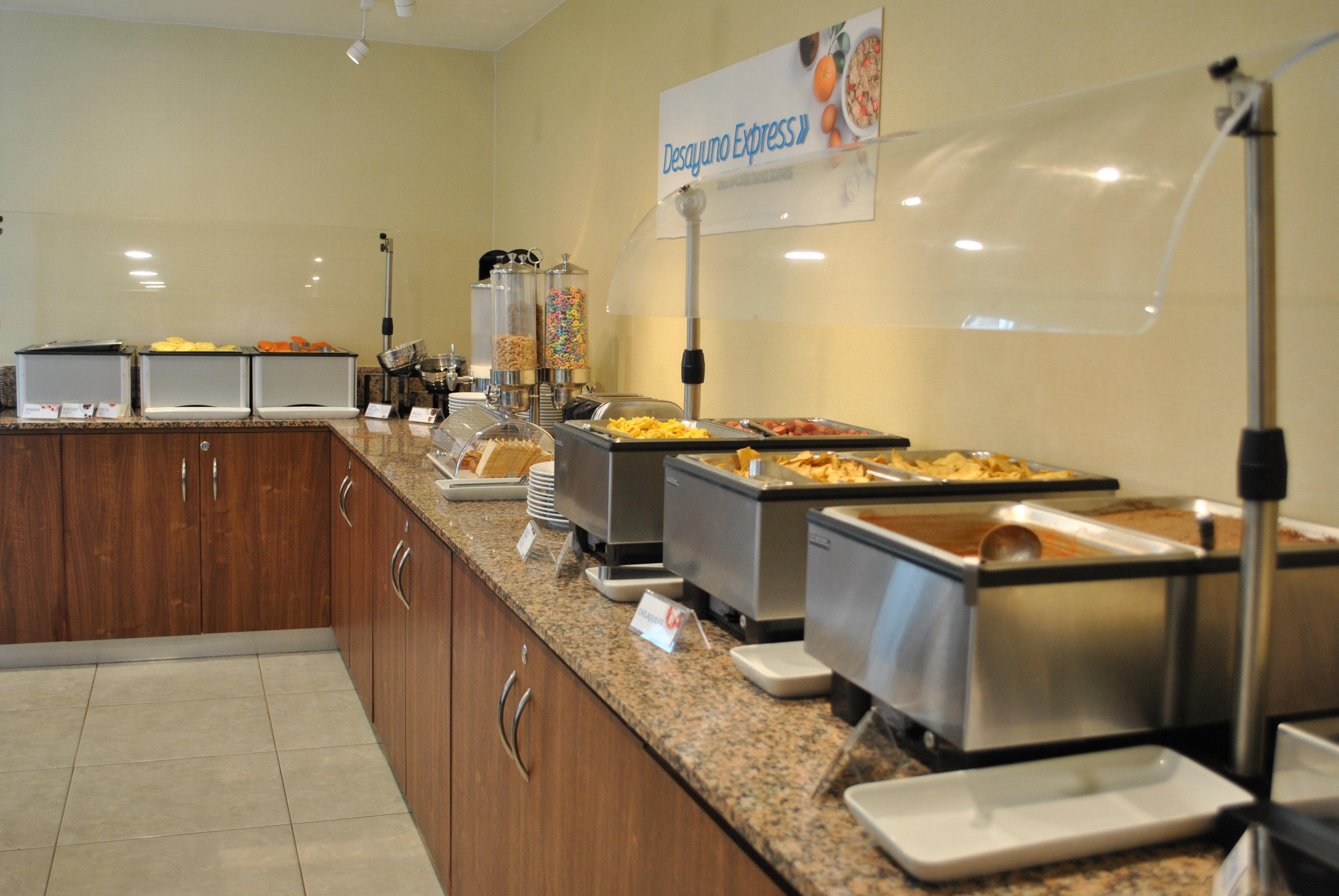Holiday Inn Express Toluca By Ihg Exterior photo