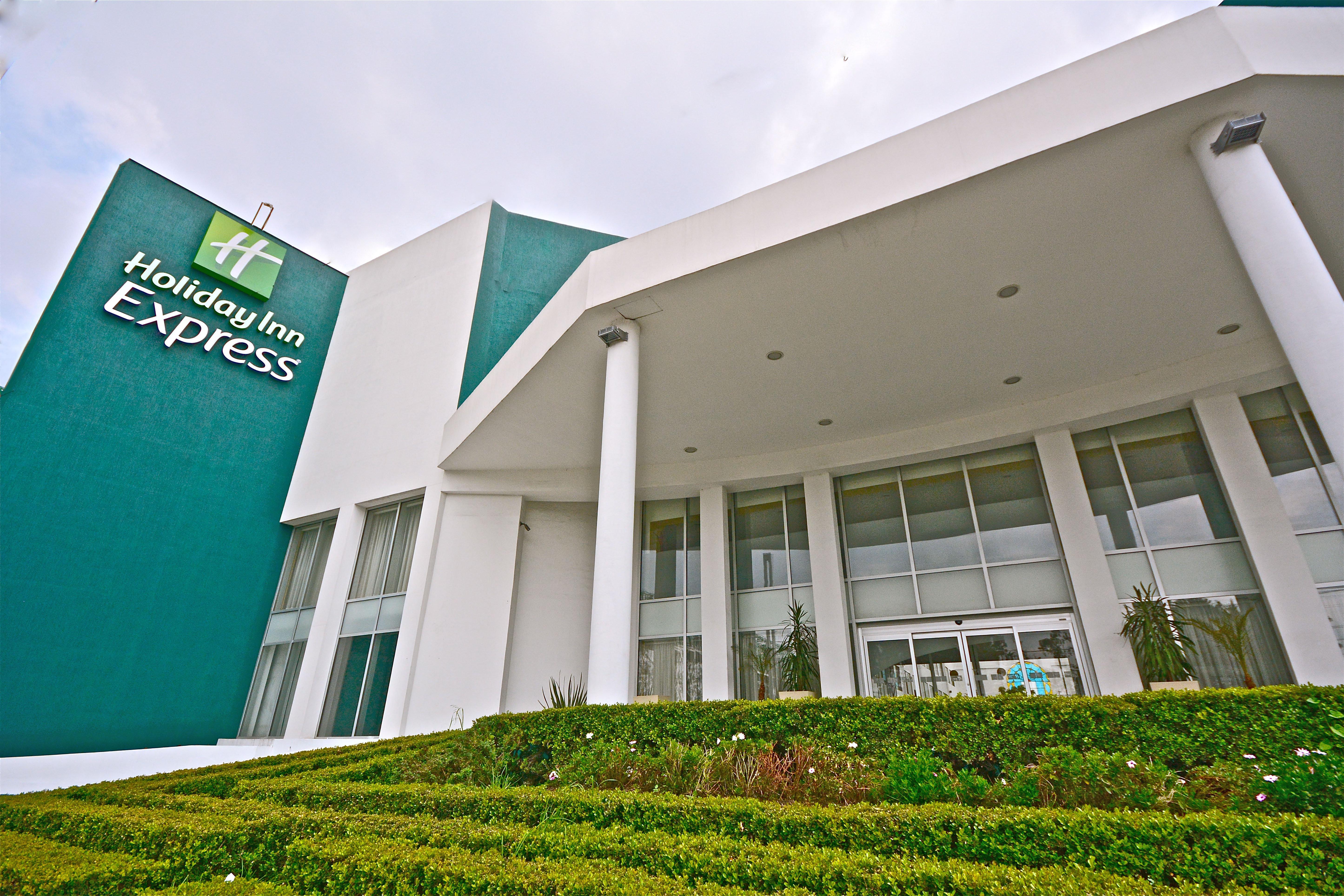 Holiday Inn Express Toluca By Ihg Exterior photo