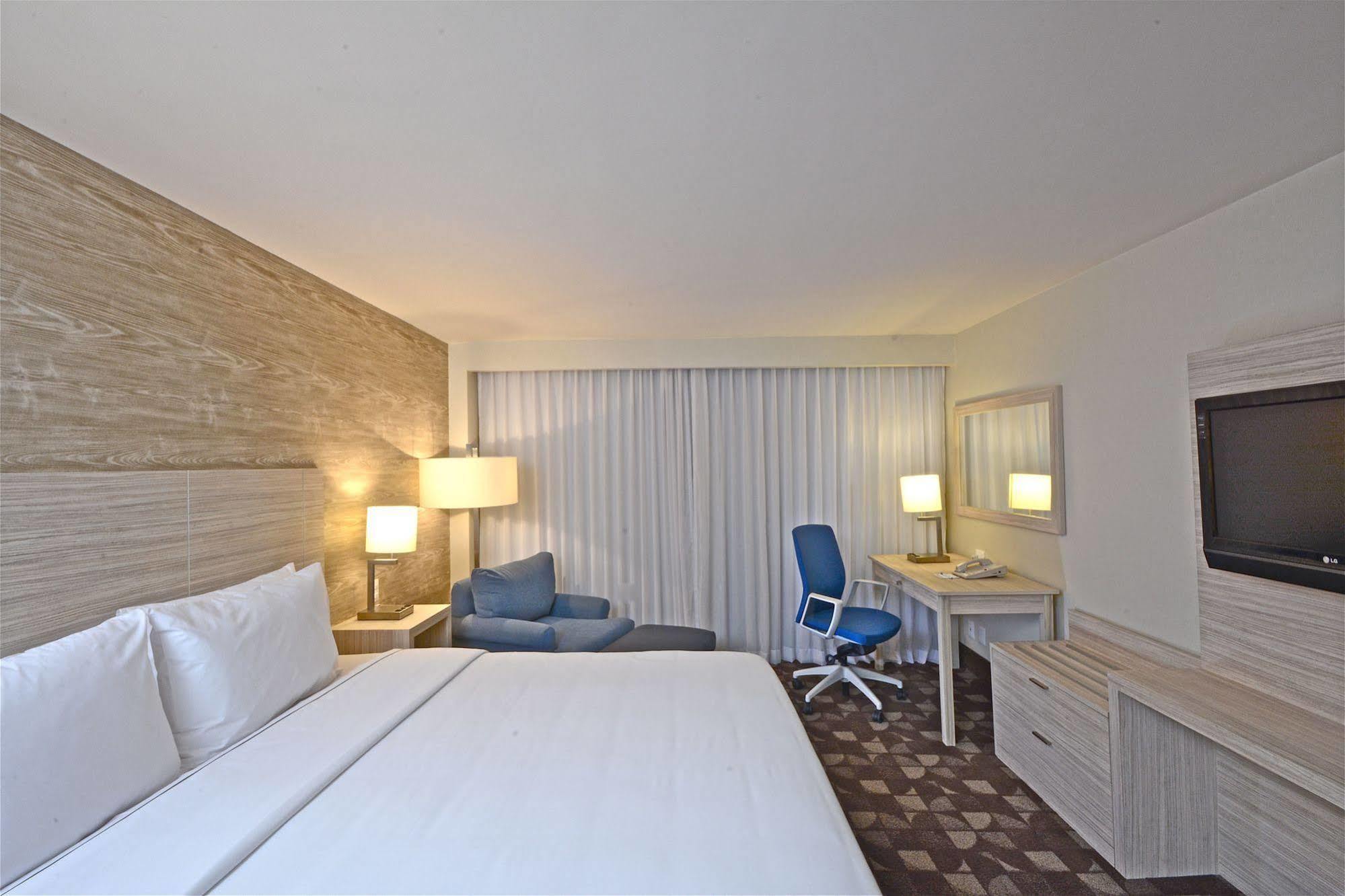 Holiday Inn Express Toluca By Ihg Exterior photo
