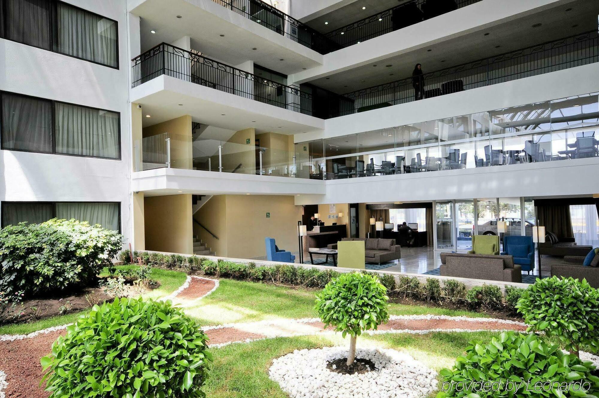 Holiday Inn Express Toluca By Ihg Exterior photo