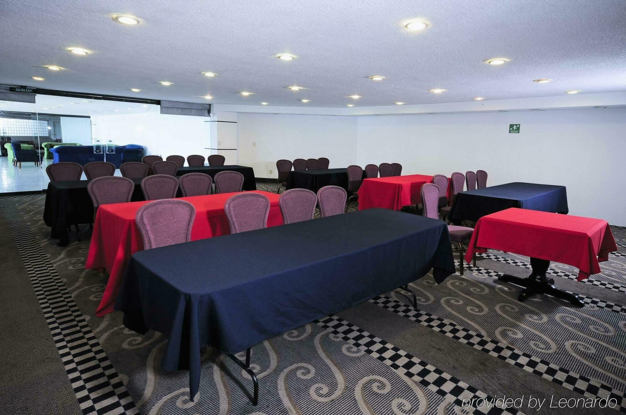 Holiday Inn Express Toluca By Ihg Exterior photo