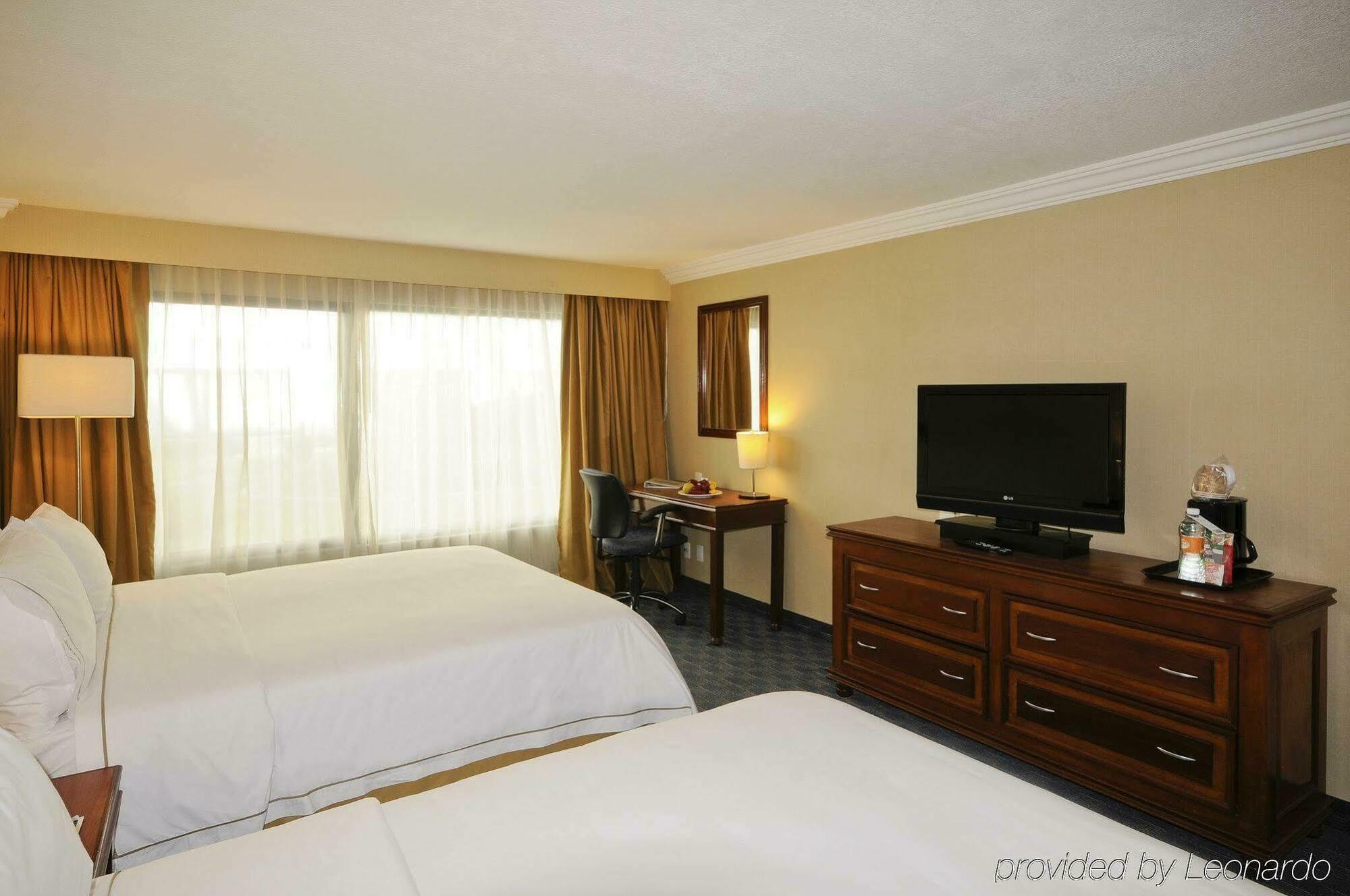 Holiday Inn Express Toluca By Ihg Exterior photo